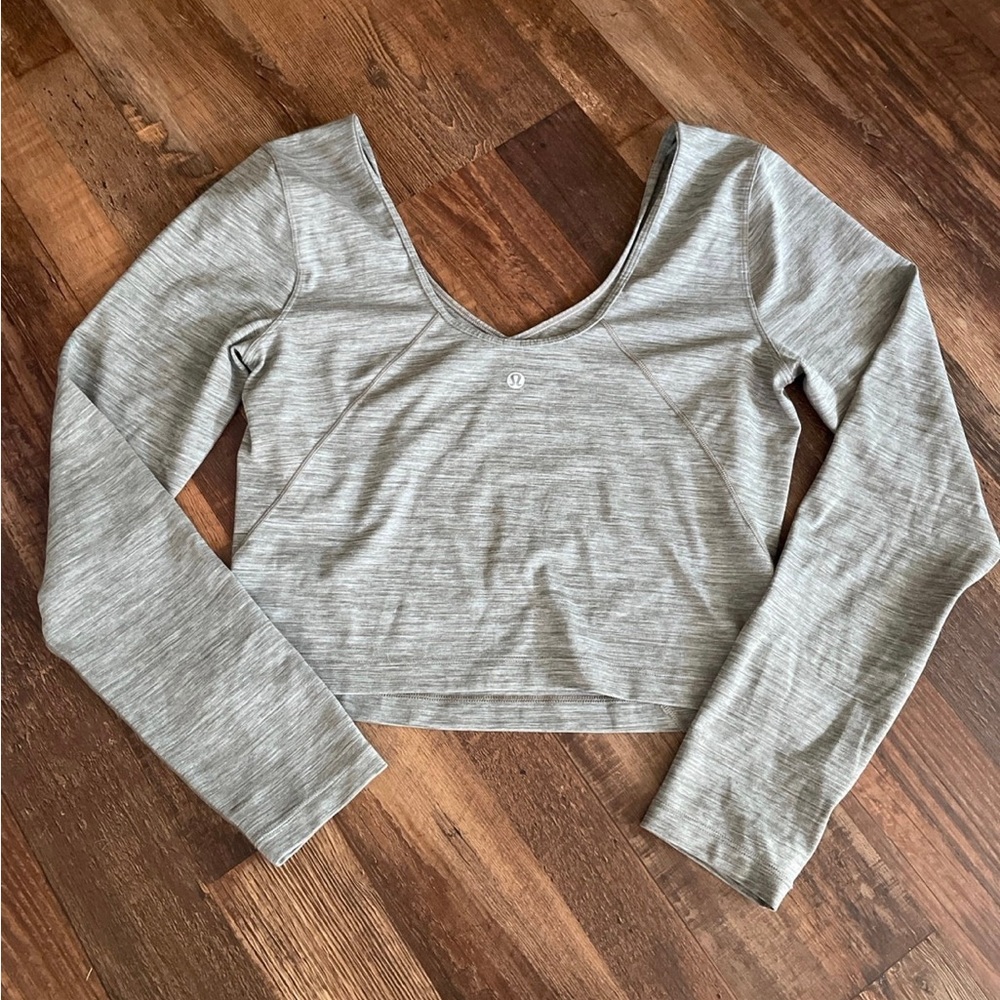 Lululemon long sleeve shirt size 8